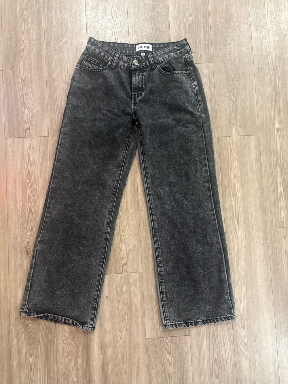 DISCLOSURE Women's Straight Leg Black Washed Jeans